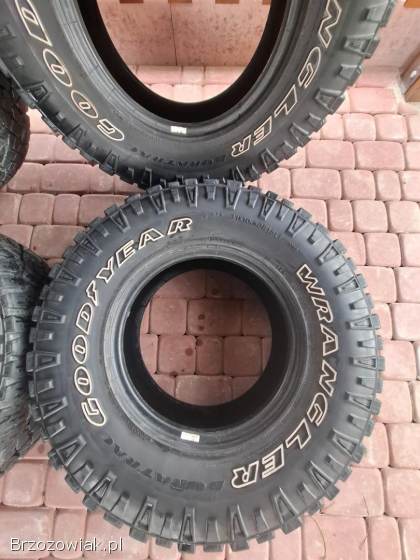 Komplet opon terenowych AT 31 x10.  5r15