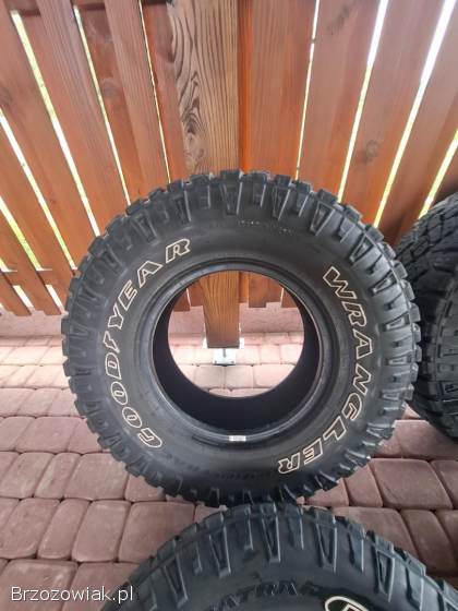 Komplet opon terenowych AT 31 x10.  5r15