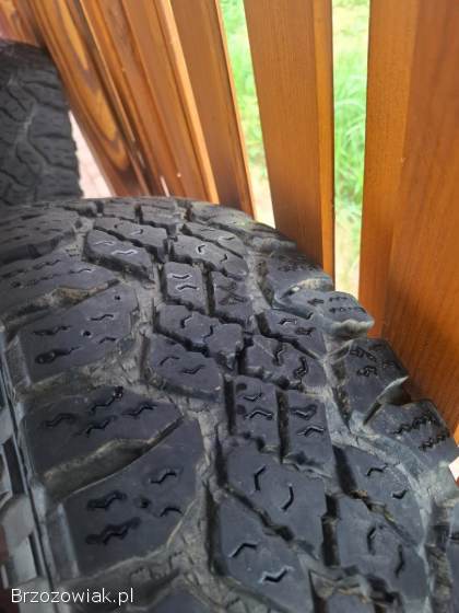 Komplet opon terenowych AT 31 x10.  5r15