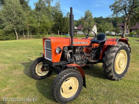 Traktor C-330