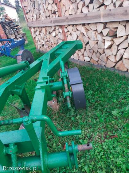 Pług 4 skibowy.