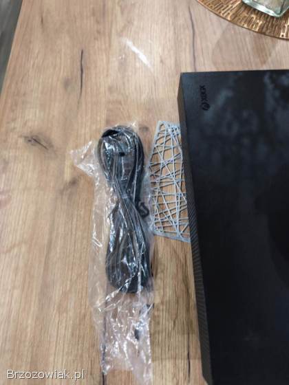Xbox One X HDD 1TB,  Orig.  Pad + okablowanie + GRY!