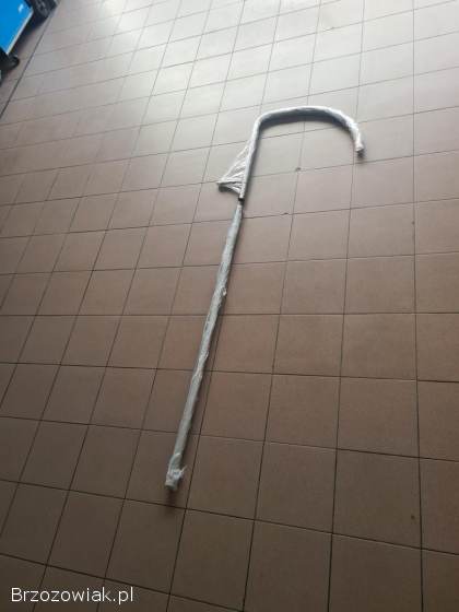 Grill wiszący na róże giętej