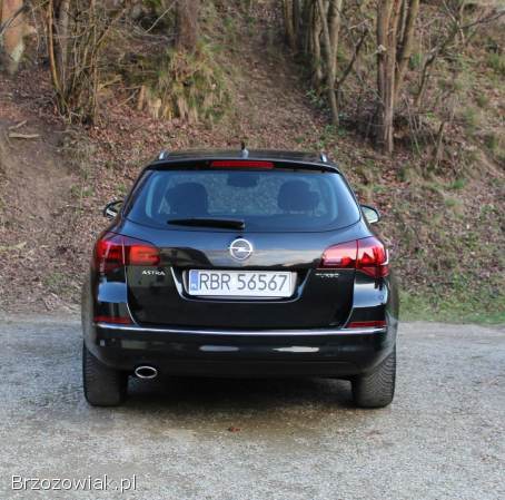 Opel Astra J Sports Tourer  2013