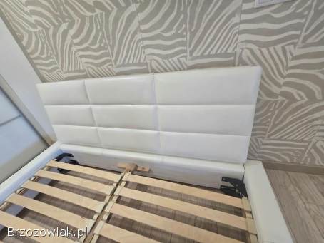 Łóżko z białej skóry pod materac 160x200