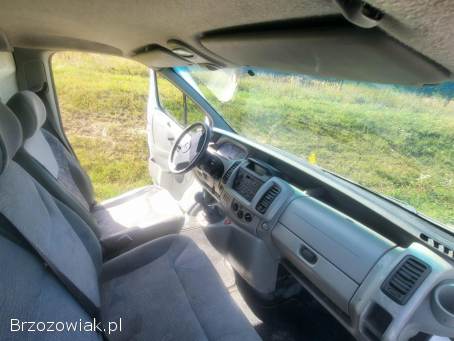 Opel Vivaro 1.  9 Diesel 101 KM 2005 230 tys.  km 3-osobowy OC 2027