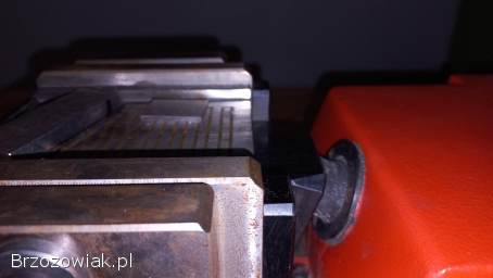 JUNG – Uchwyt magnetyczny do szlifierki do płaszczyzn z jednostką sterującą