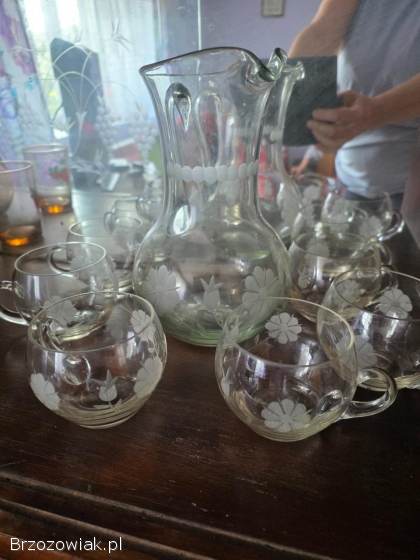 Porcelana,  szkło oraz lustro