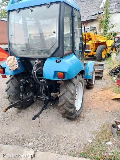 Ciągnik Pronar MTZ 320A z pługiem do śniegu