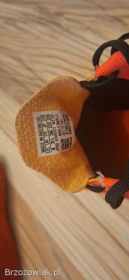 Sprzedam buty sportowe korki halówki 36