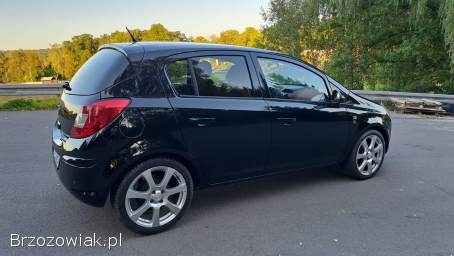 Opel Corsa 1.  4 benzyna  2010