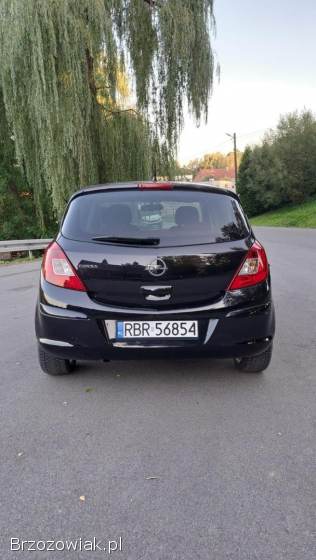 Opel Corsa 1.  4 benzyna  2010