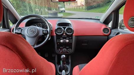 Opel Corsa 1.  4 benzyna  2010