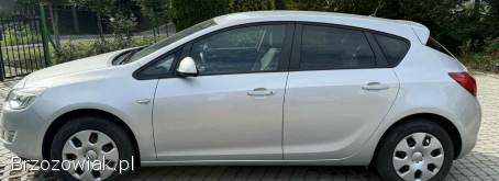 Opel Astra J 2011