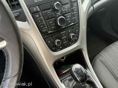 Opel Astra J 2011