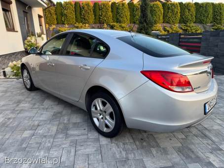 Opel Insignia 1.  6 Benzyna  2010