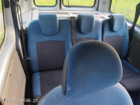 Renault Kangoo 1.  5 DCI 5 osób 2007