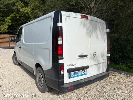 Opel Vivaro 2018 rok