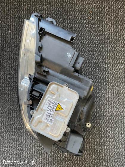Lampa W204 Bixenon prawa OEM