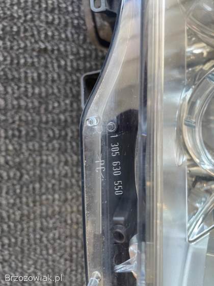 Lampa W204 Bixenon prawa OEM