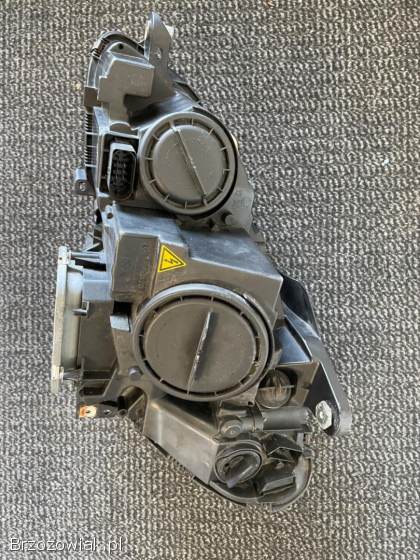 Lampa W204 Bixenon prawa OEM