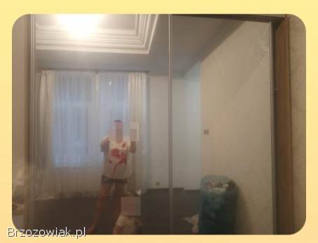 Szafa przesuwna z lustrem