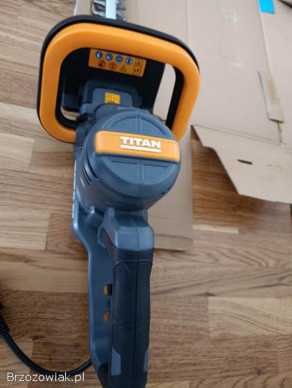 Nożyce do żywopłotu elektryczne Titan TTB823HDC 550W 50 cm
