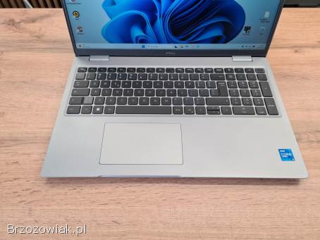 Dell Latitude 5520 15,  6 FHD IPS i5-1135G7 16GB Ram 512GB SSD Windows 11