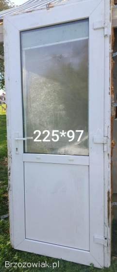 Drzwi zewnętrzne Pcv