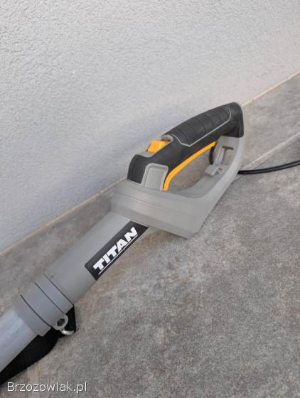 Nożyce do żywopłotu na wysięgniku Titan 550W