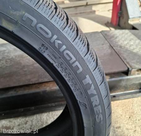 245/40R18 Opony zimowe Nokian