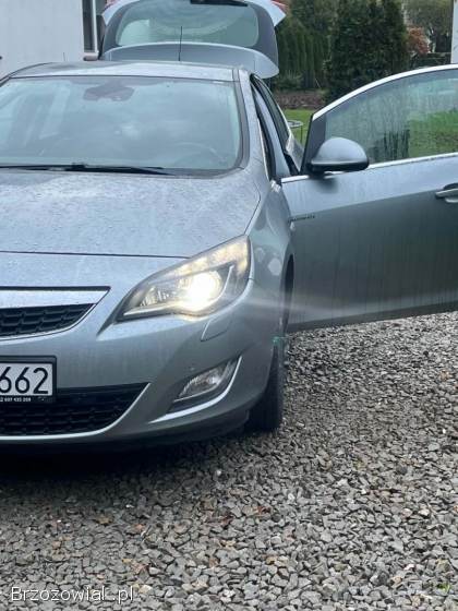 Opel Astra J 2010