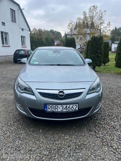Opel Astra J 2010