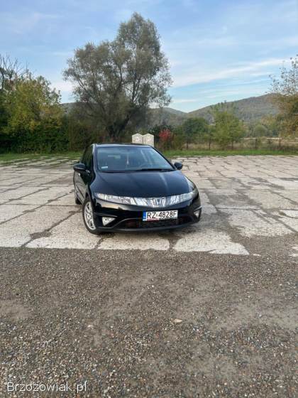 Honda Civic VIII UFO  2006