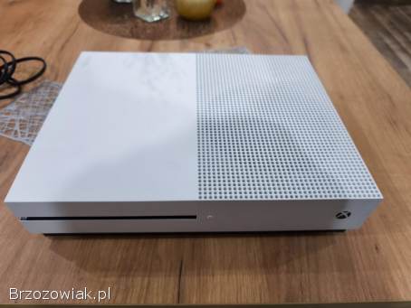 Xbox One S HDD 500GB + Orig.  czarny pad M.  1708 + Okablowanie!